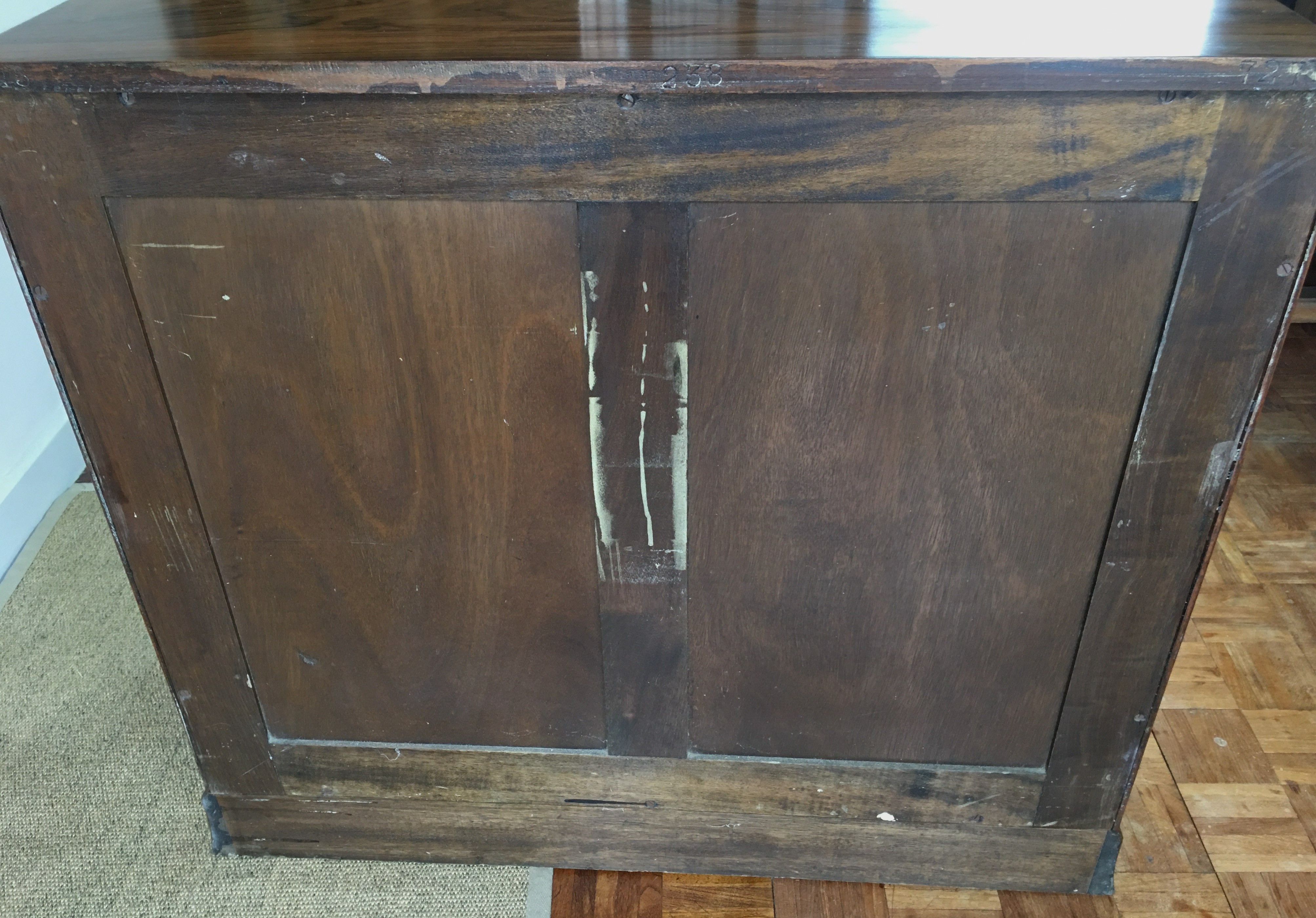 An Art Deco style figured walnut chest of four drawers, width 92cm, depth 50cm, height 83cm